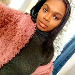 Meet your Posher, Mikhaila